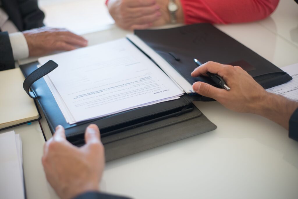 Factoring con recurso y sin recurso — diferencias clave