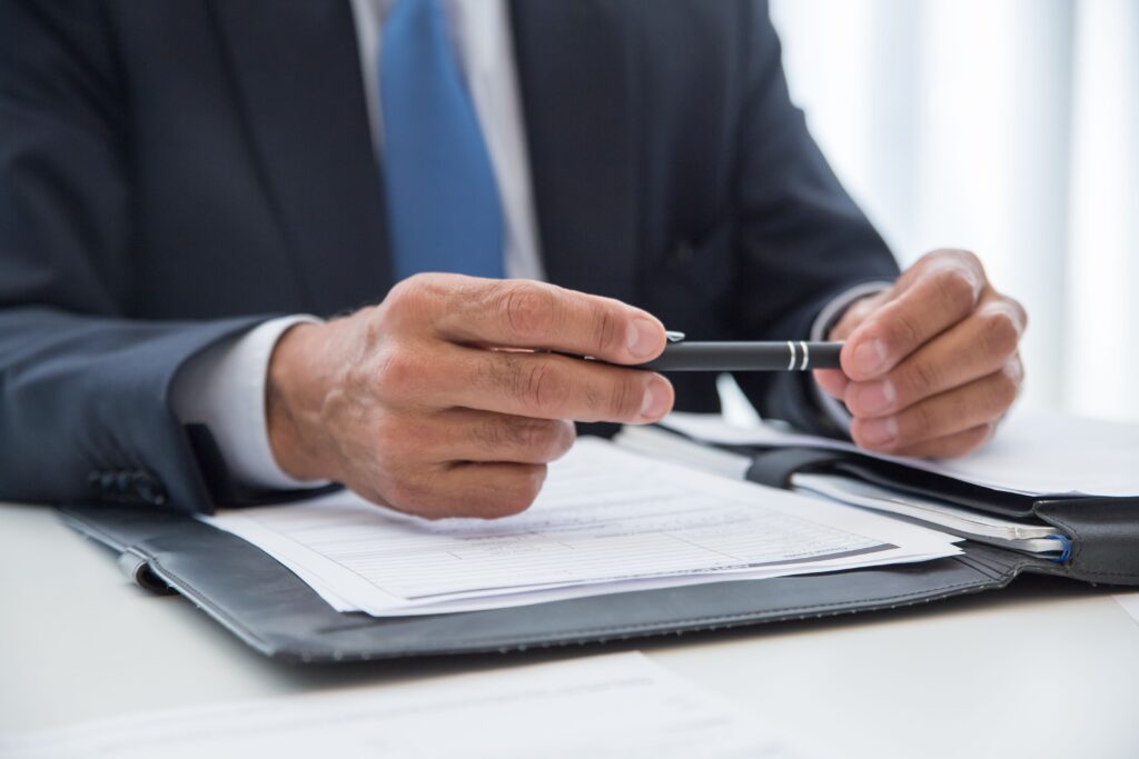 Cobrar una factura negociable vencida — requisitos y pasos